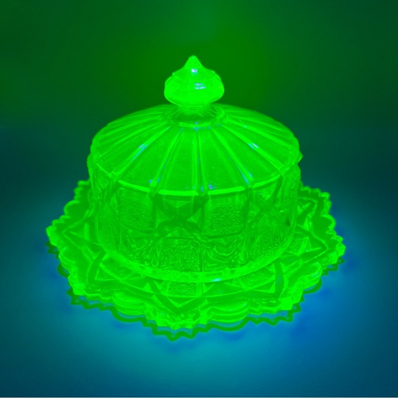 Westmoreland | Art | Westmoreland Vaseline Glass Old Quilt Pattern ...